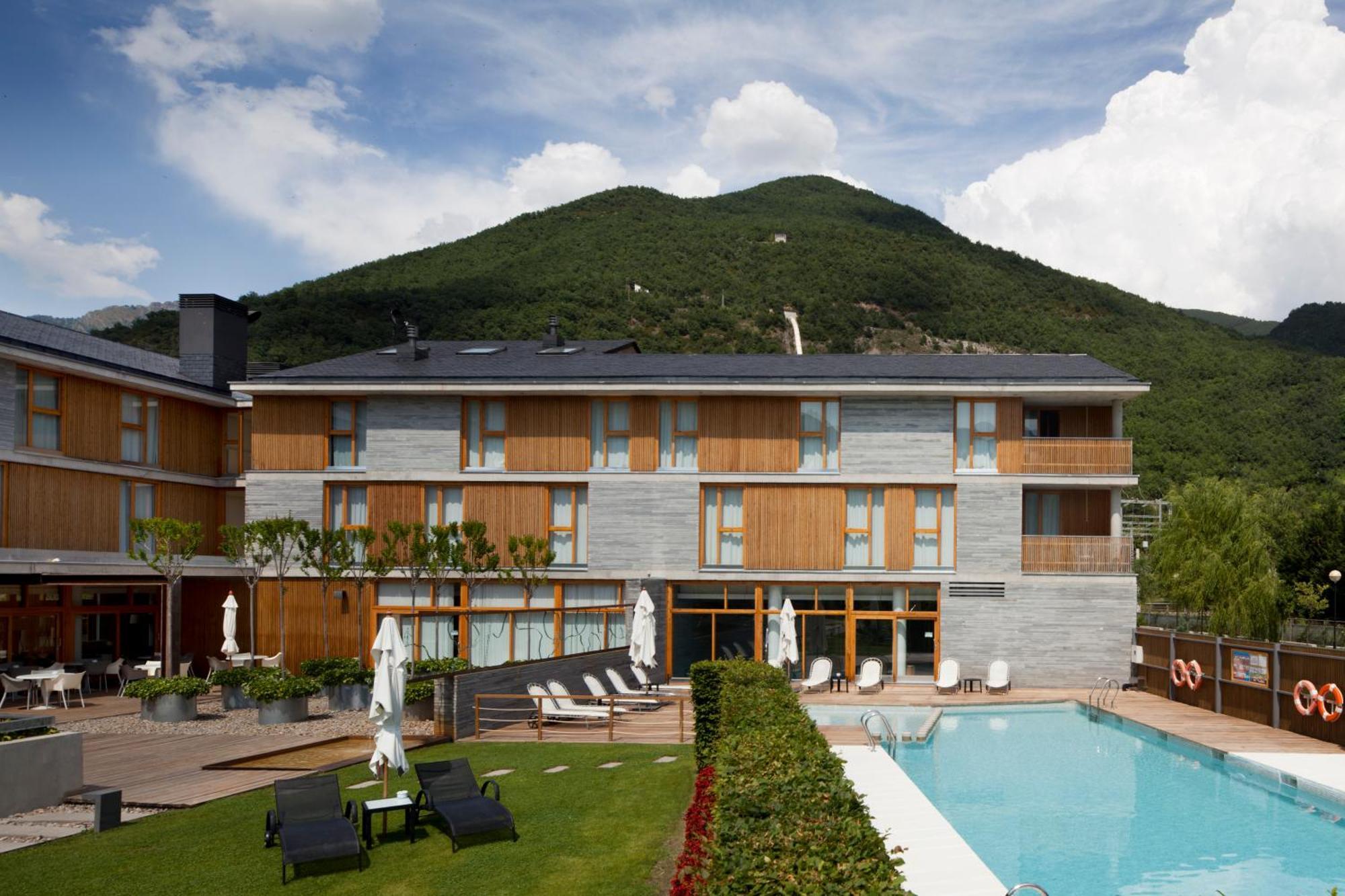 Tierra De Biescas Hotel Exterior photo