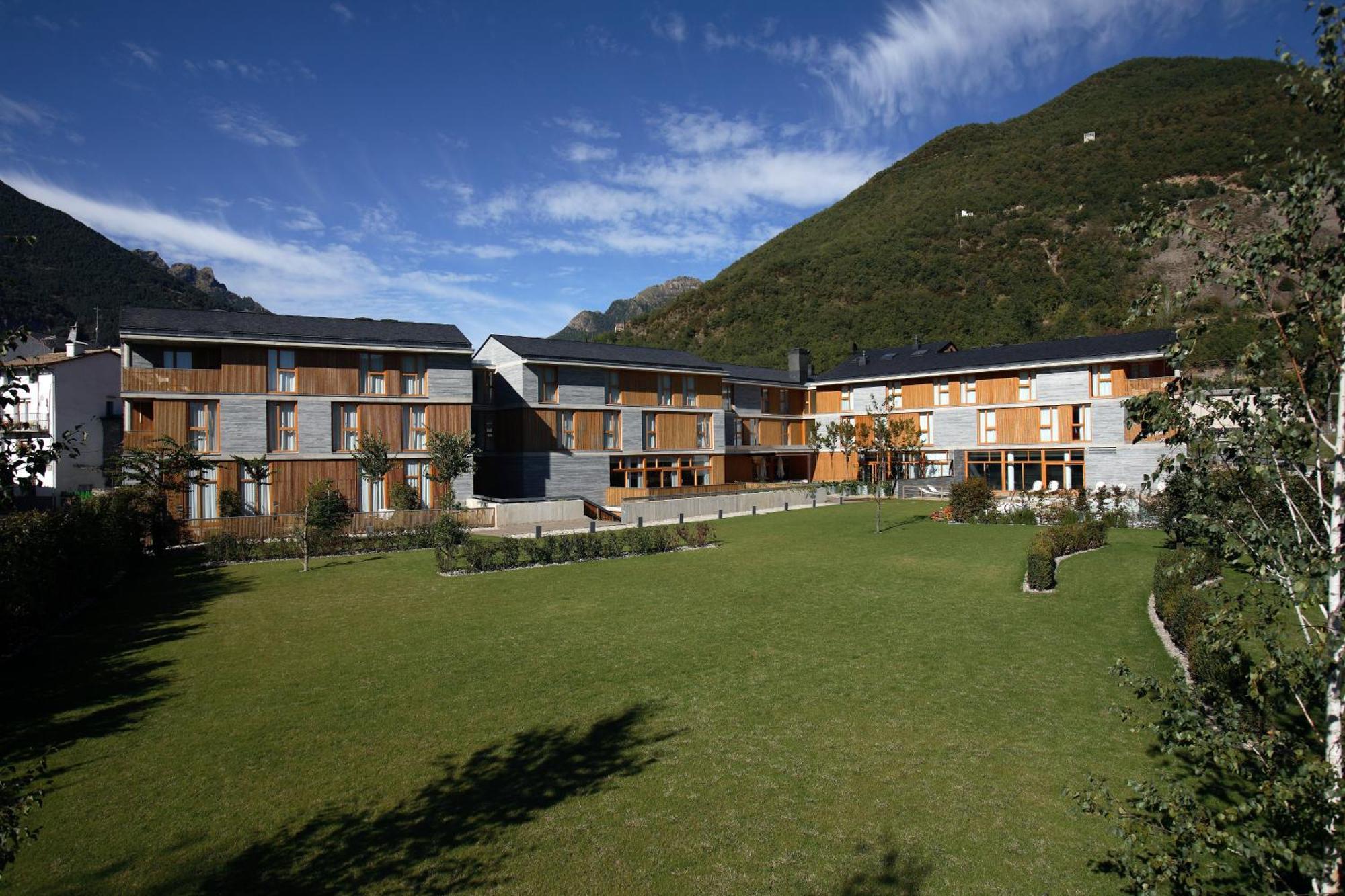 Tierra De Biescas Hotel Exterior photo
